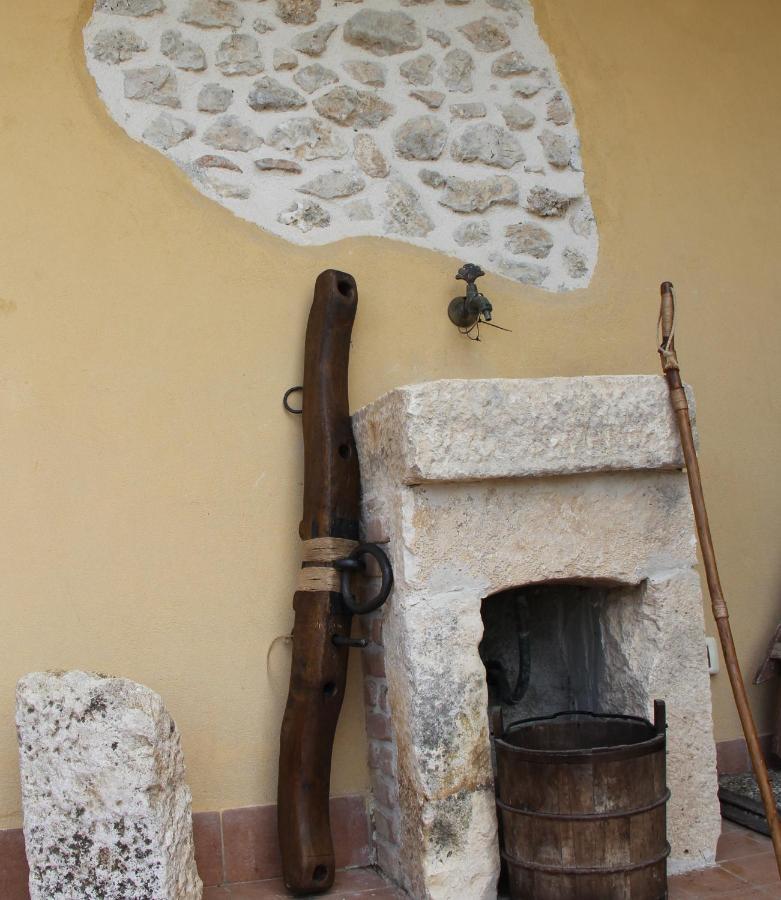 Il Pagliarello Di Villa San Giovanni San Demetrio ne' Vestini Eksteriør billede